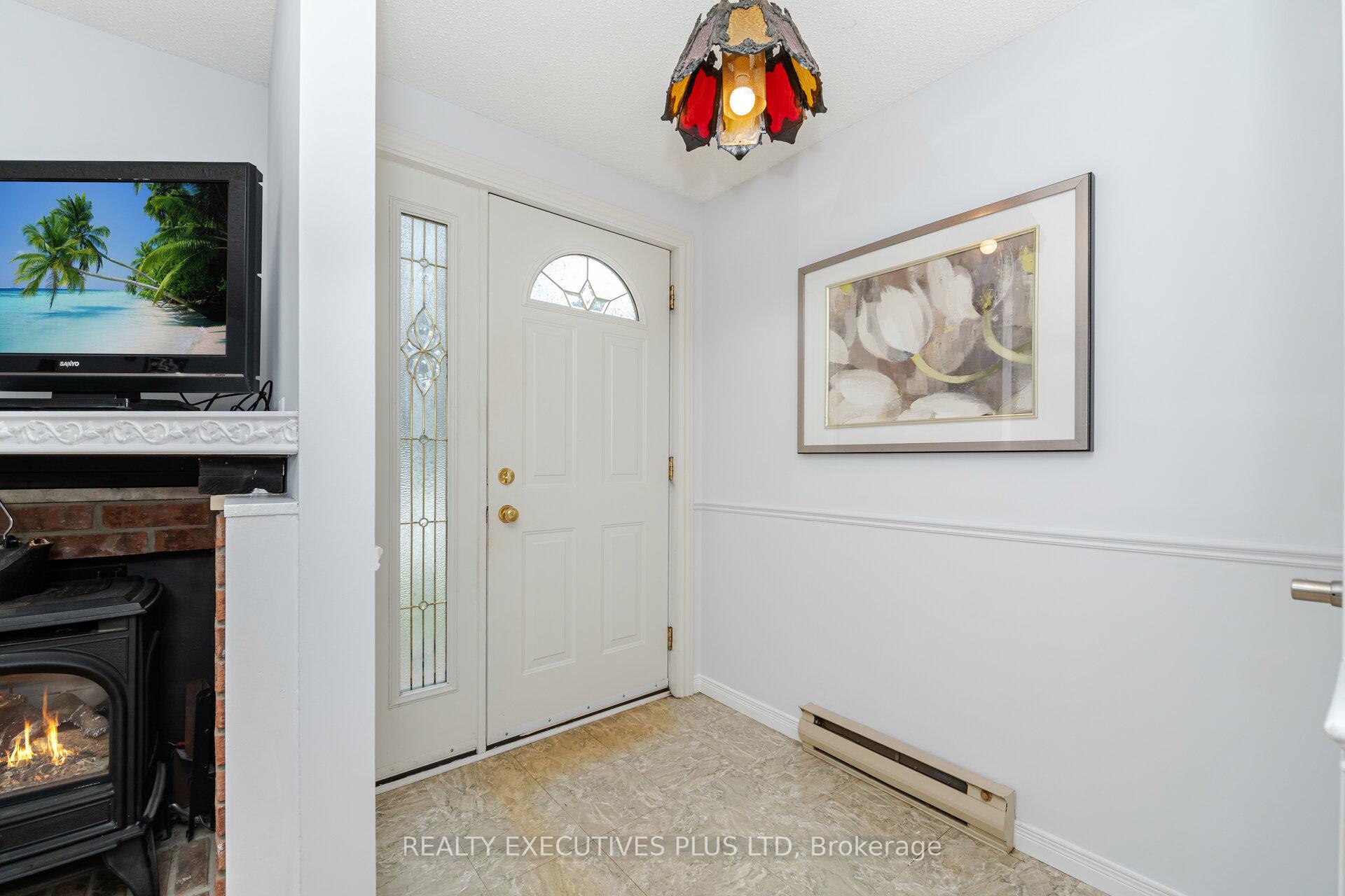 Photo 6 of 5 Pineview Court, New Tecumseth, Rural New Tecumseth — HOMEH