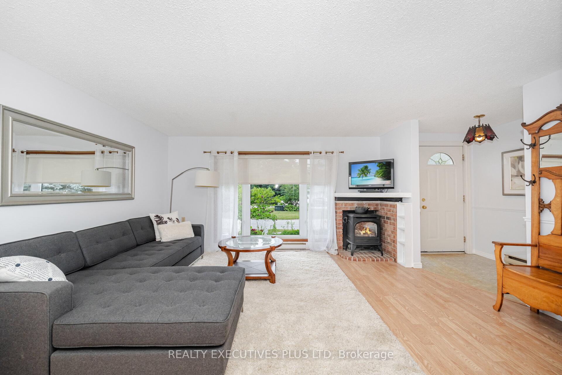 Photo 9 of 5 Pineview Court, New Tecumseth, Rural New Tecumseth — HOMEH