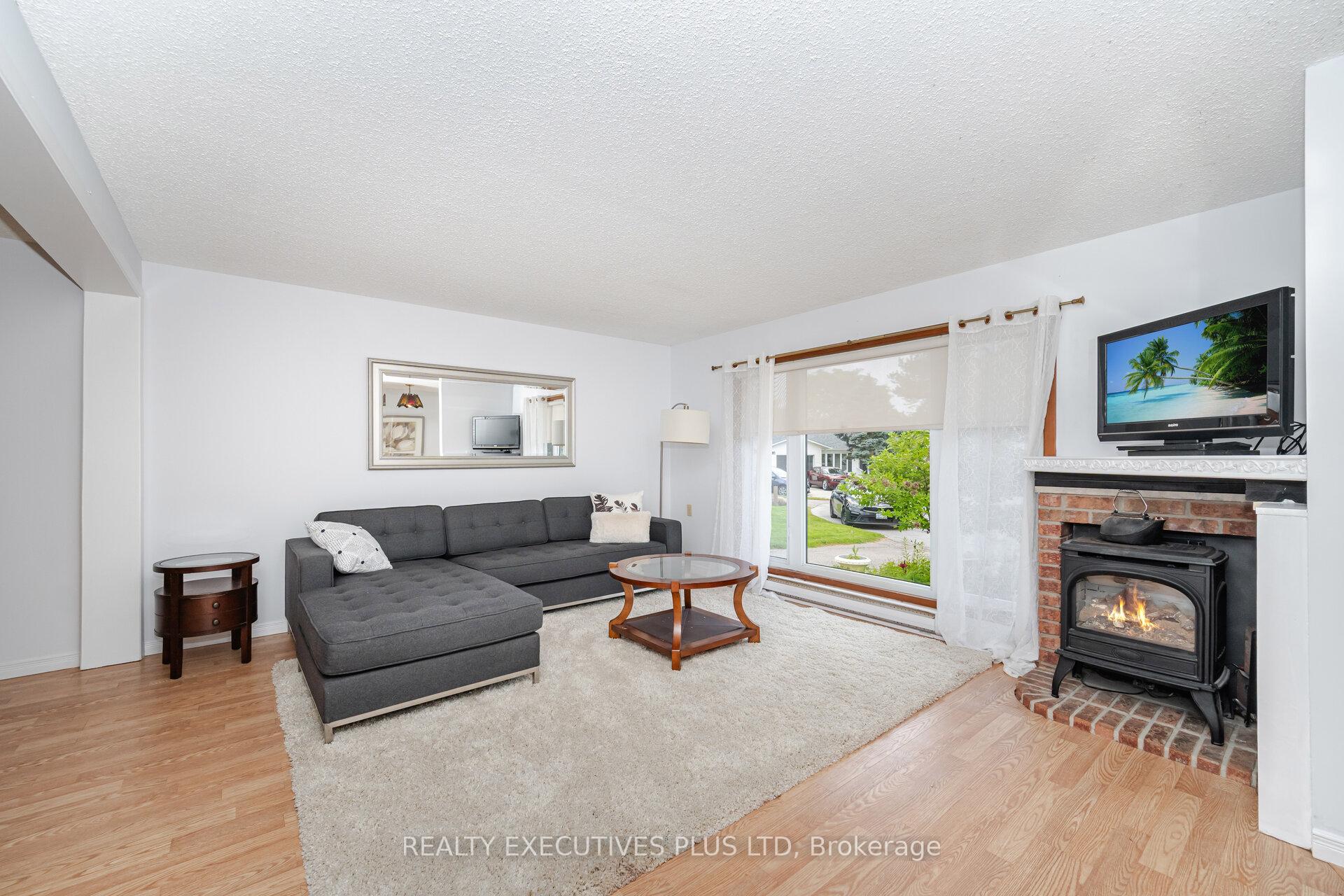 Photo 10 of 5 Pineview Court, New Tecumseth, Rural New Tecumseth — HOMEH