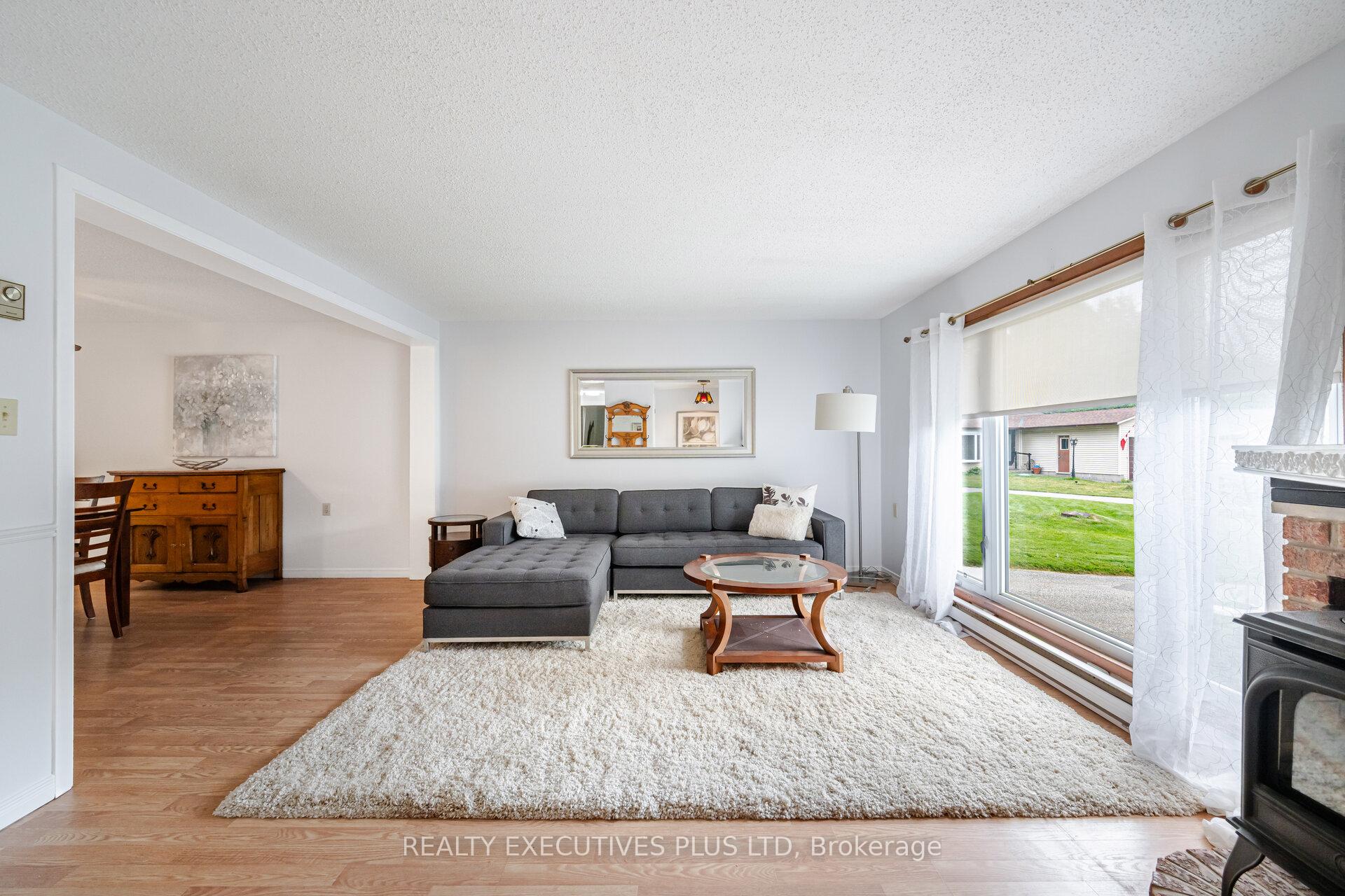 Photo 11 of 5 Pineview Court, New Tecumseth, Rural New Tecumseth — HOMEH