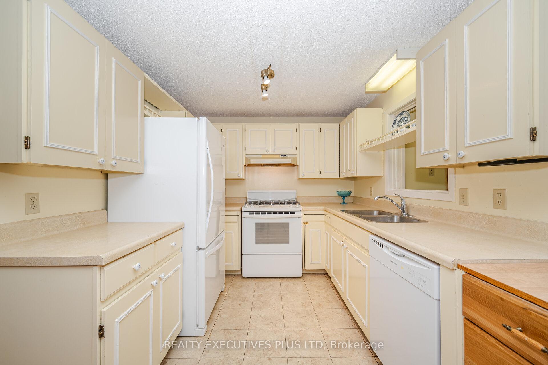 Photo 15 of 5 Pineview Court, New Tecumseth, Rural New Tecumseth — HOMEH
