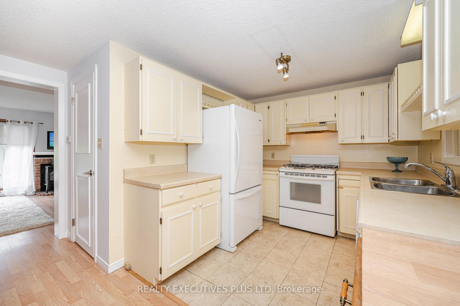 Photo 16 of 5 Pineview Court, New Tecumseth, Rural New Tecumseth — HOMEH