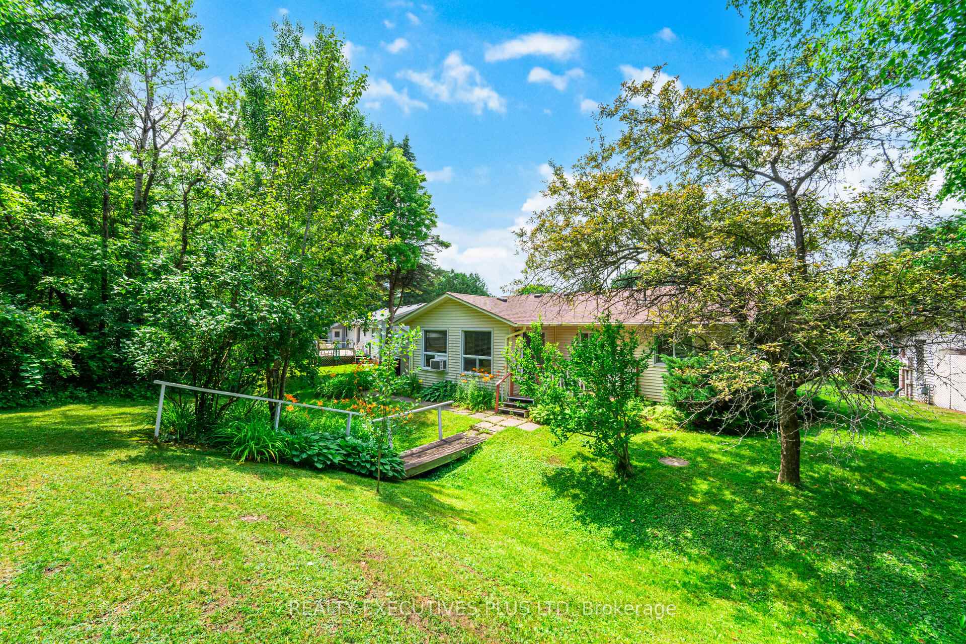 Photo 34 of 5 Pineview Court, New Tecumseth, Rural New Tecumseth — HOMEH