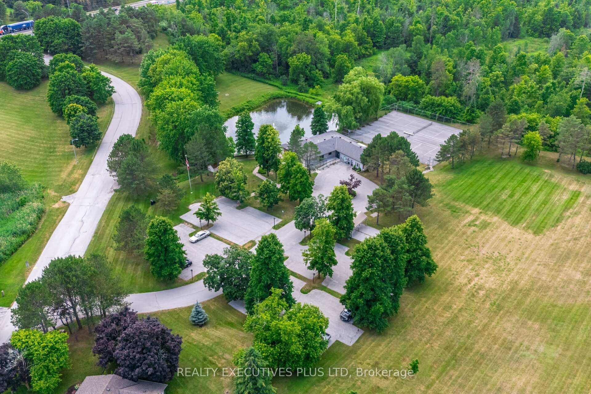 Photo 44 of 5 Pineview Court, New Tecumseth, Rural New Tecumseth — HOMEH