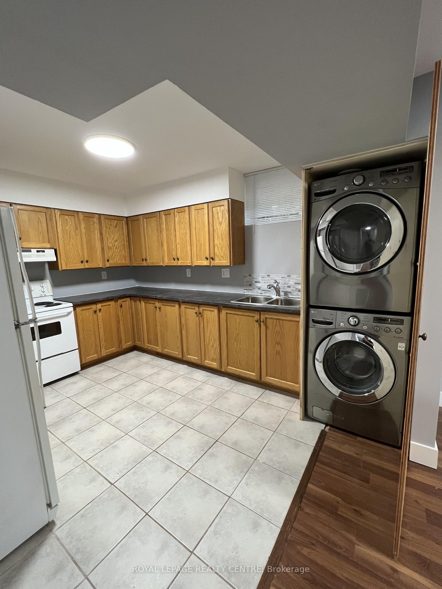 Photo 2 of Unit Lower, 106 Marsellus Drive, Barrie, Holly — HOMEH