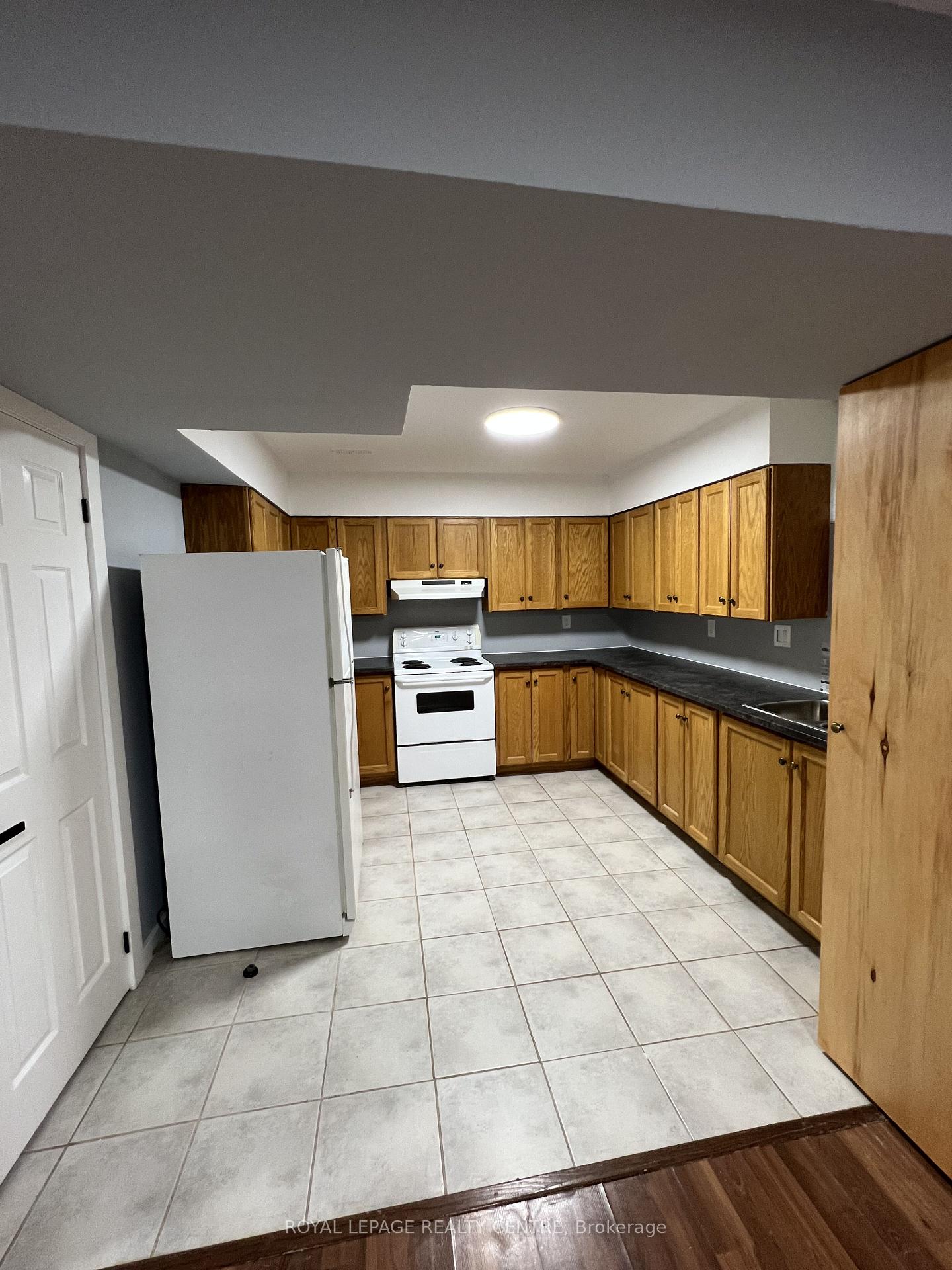 Photo 3 of Unit Lower, 106 Marsellus Drive, Barrie, Holly — HOMEH