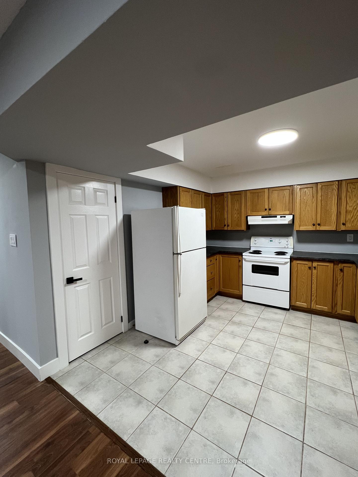 Photo 4 of Unit Lower, 106 Marsellus Drive, Barrie, Holly — HOMEH