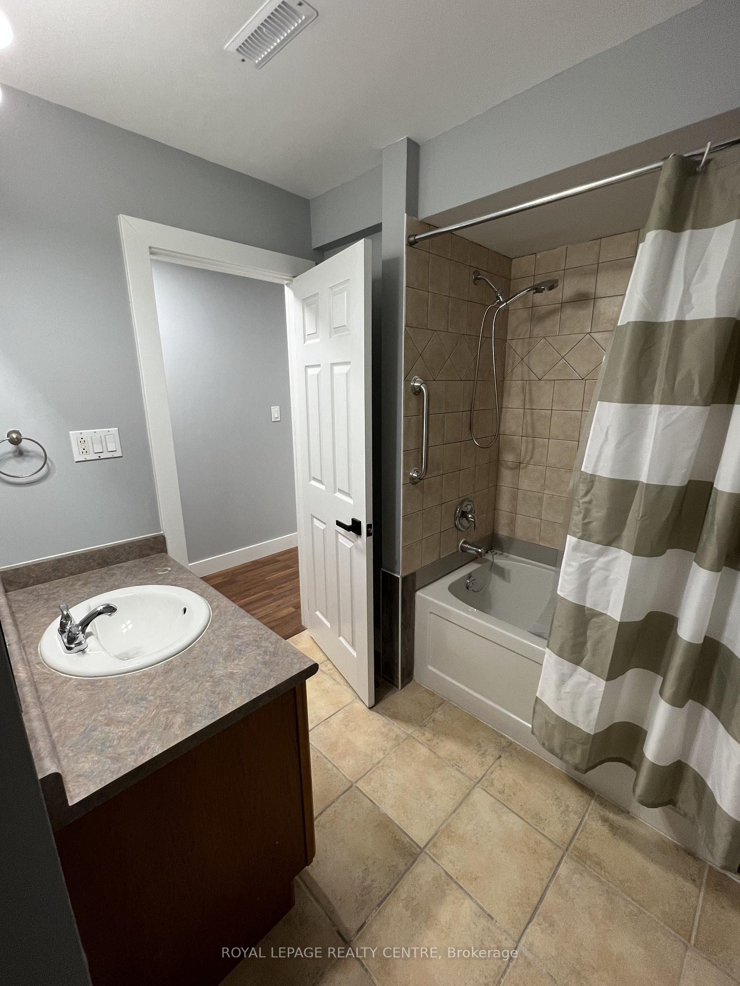 Photo 14 of Unit Lower, 106 Marsellus Drive, Barrie, Holly — HOMEH