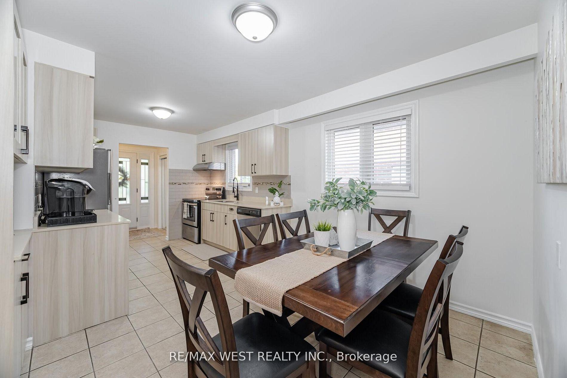 Photo 6 of 17 Malcolm Crescent, Brampton, Central Park — HOMEH