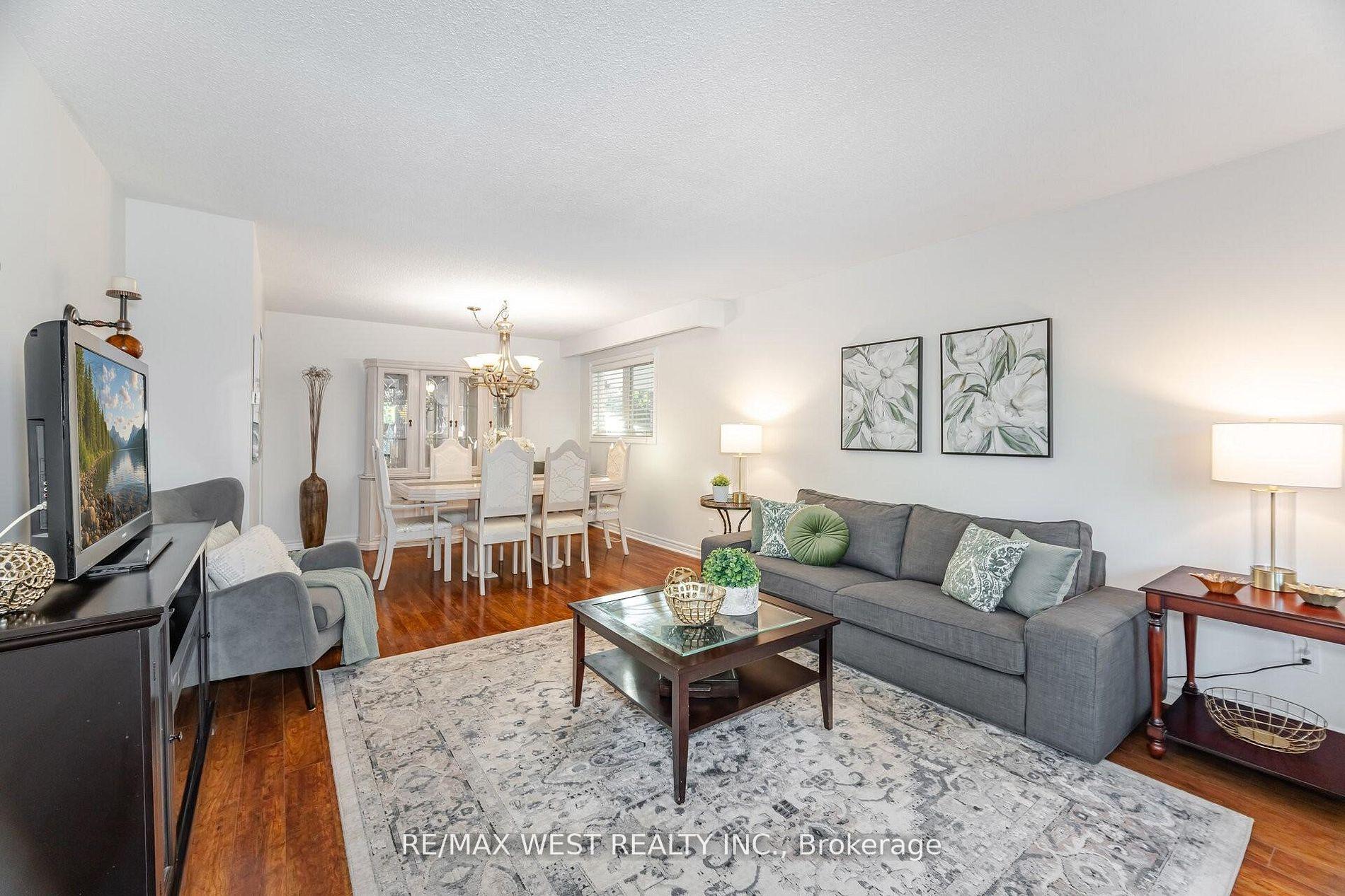 Photo 9 of 17 Malcolm Crescent, Brampton, Central Park — HOMEH