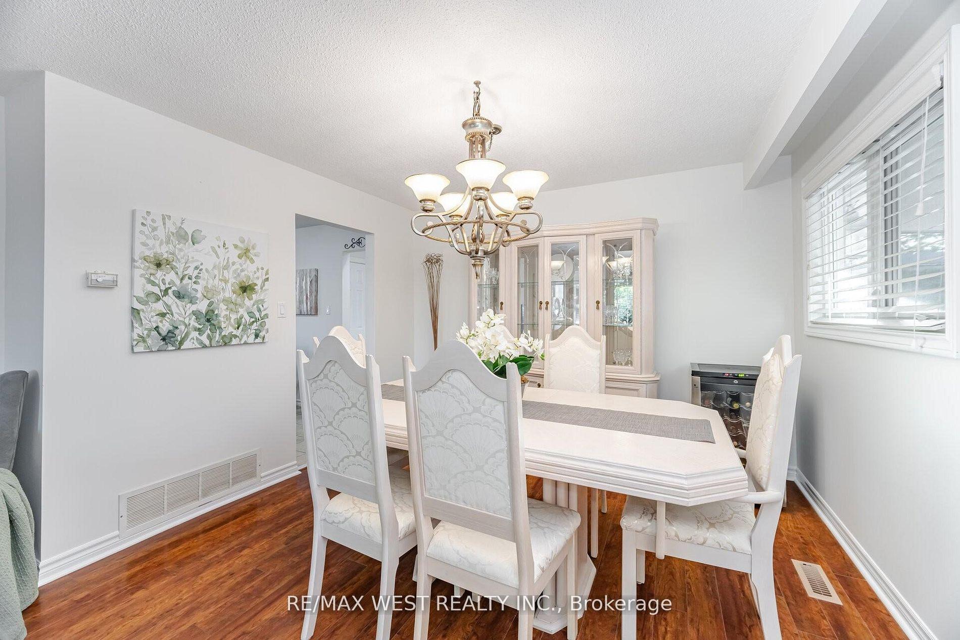 Photo 10 of 17 Malcolm Crescent, Brampton, Central Park — HOMEH