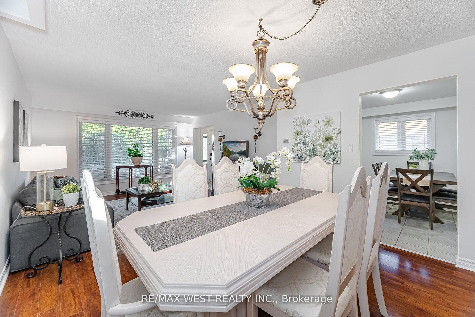 Photo 11 of 17 Malcolm Crescent, Brampton, Central Park — HOMEH