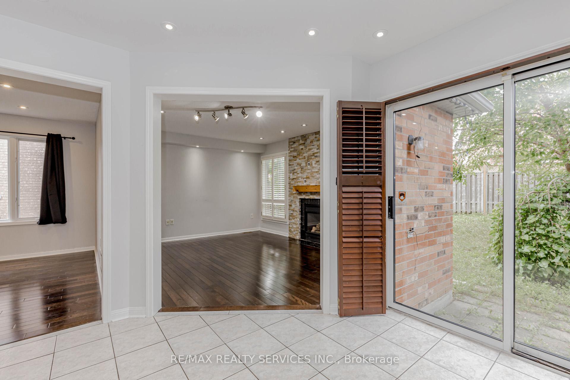 Photo 11 of Unit Upper, 106 Narrow Valley Crescent, Brampton, Sandringham-Wellington — HOMEH