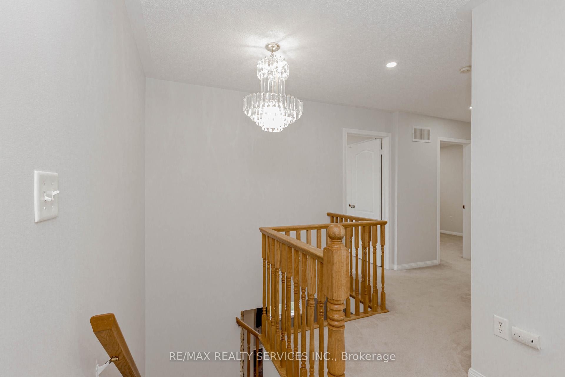 Photo 15 of Unit Upper, 106 Narrow Valley Crescent, Brampton, Sandringham-Wellington — HOMEH