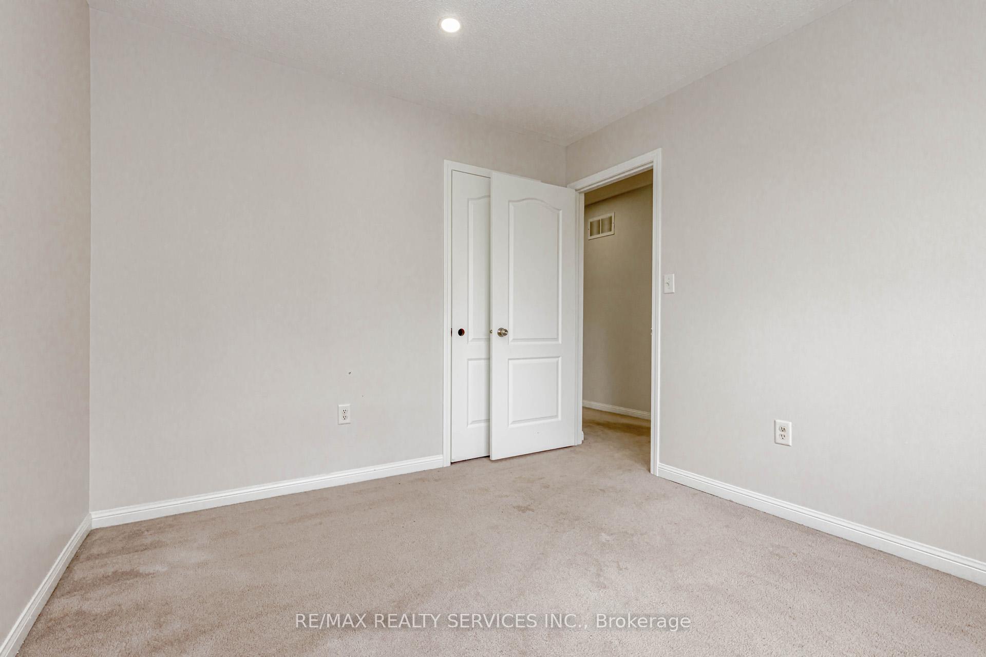 Photo 26 of Unit Upper, 106 Narrow Valley Crescent, Brampton, Sandringham-Wellington — HOMEH