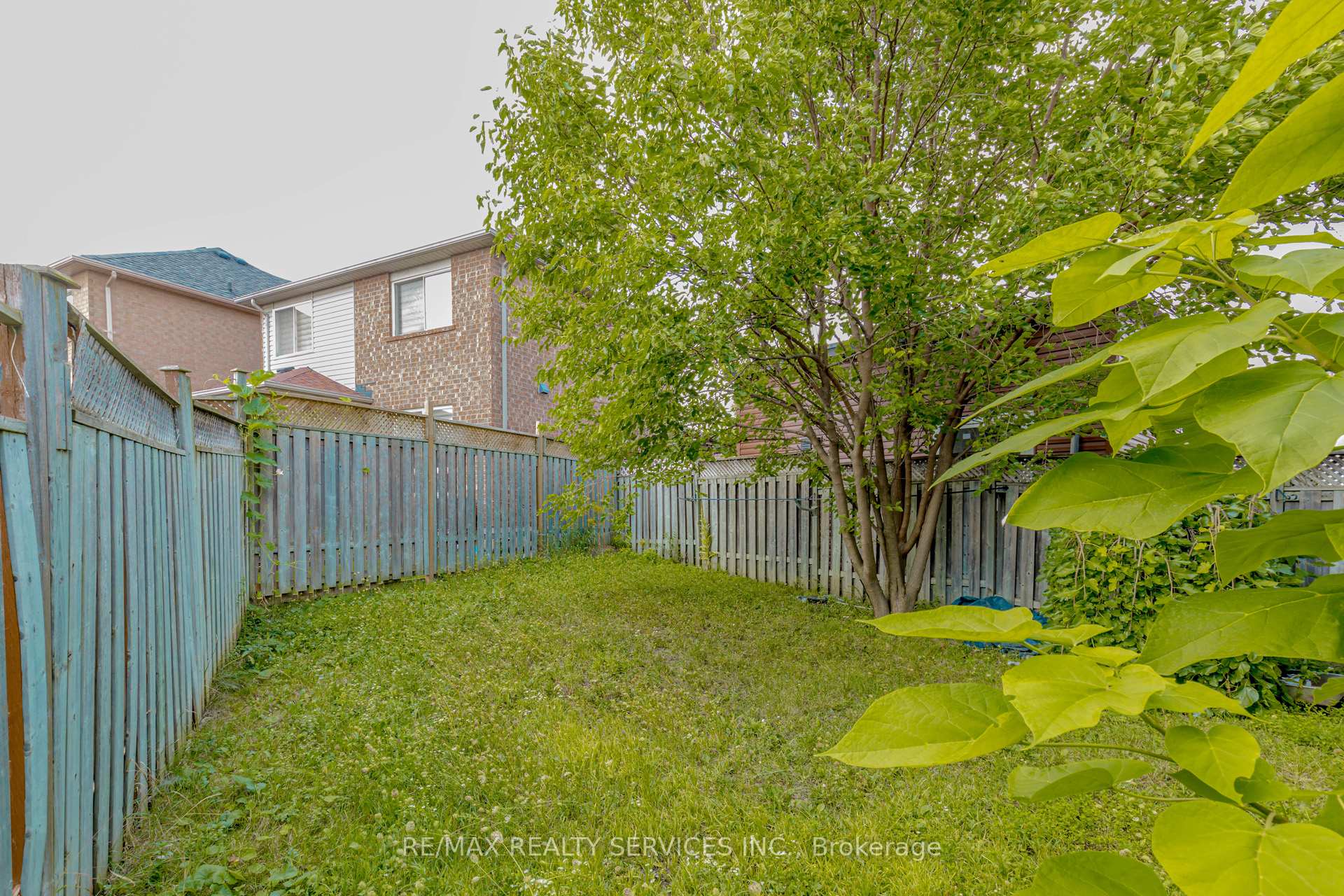 Photo 31 of Unit Upper, 106 Narrow Valley Crescent, Brampton, Sandringham-Wellington — HOMEH