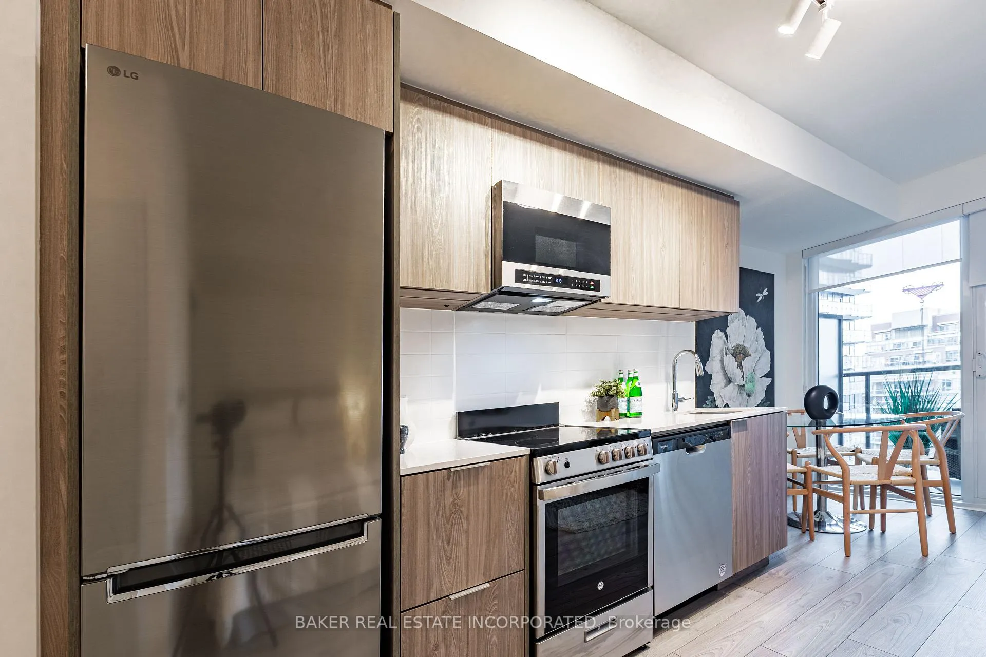 Photo 6 of Unit 3312, 223 Redpath Avenue, Toronto, Mount Pleasant West — HOMEH