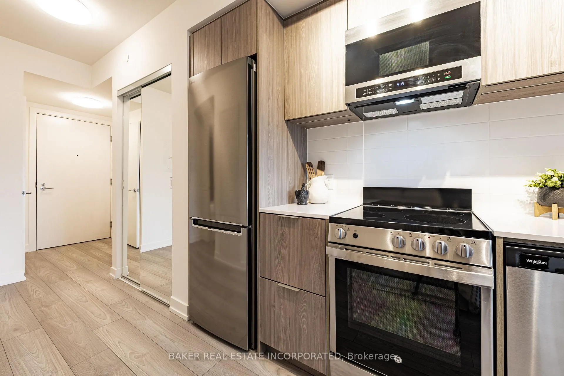 Photo 8 of Unit 3312, 223 Redpath Avenue, Toronto, Mount Pleasant West — HOMEH