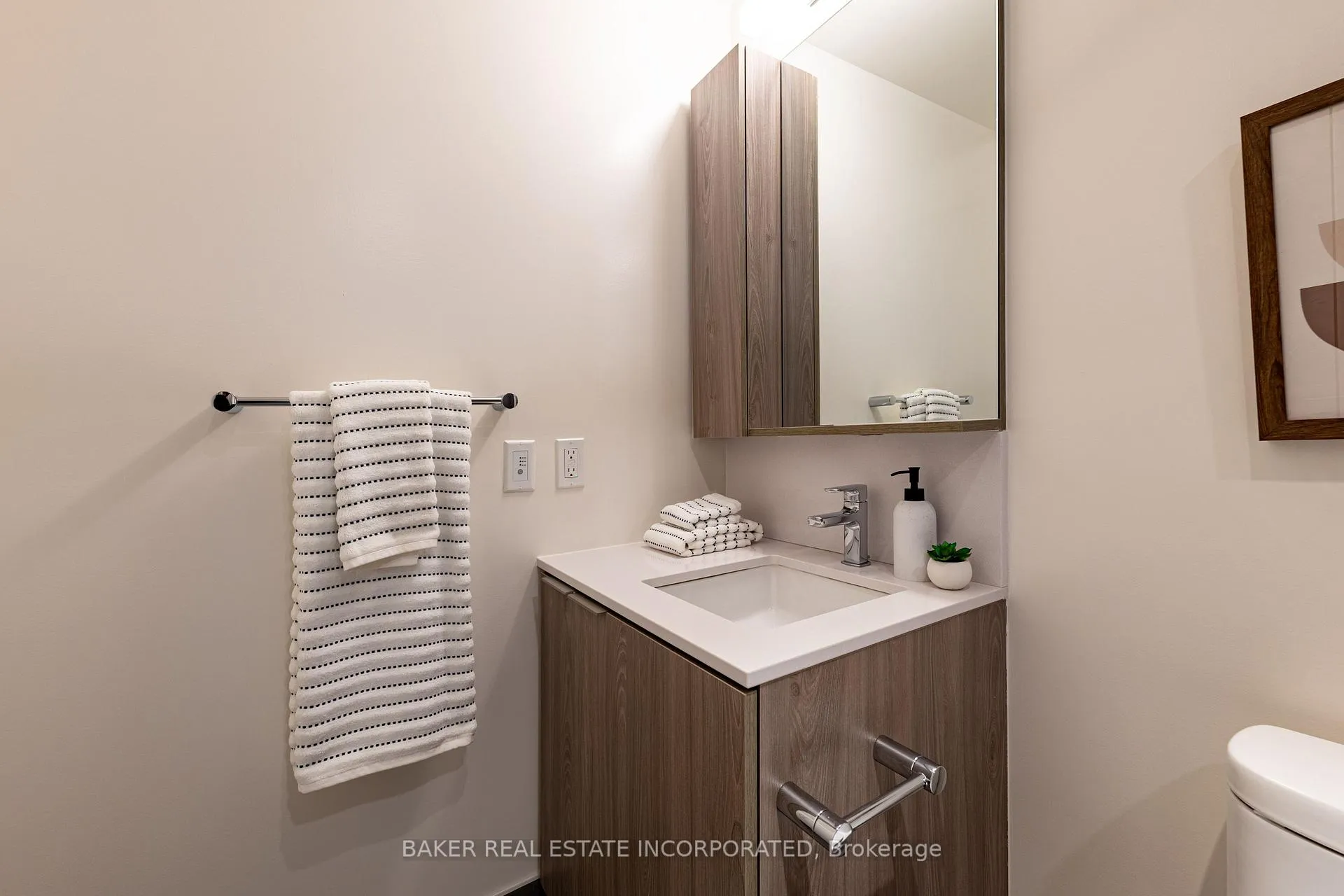 Photo 25 of Unit 3312, 223 Redpath Avenue, Toronto, Mount Pleasant West — HOMEH