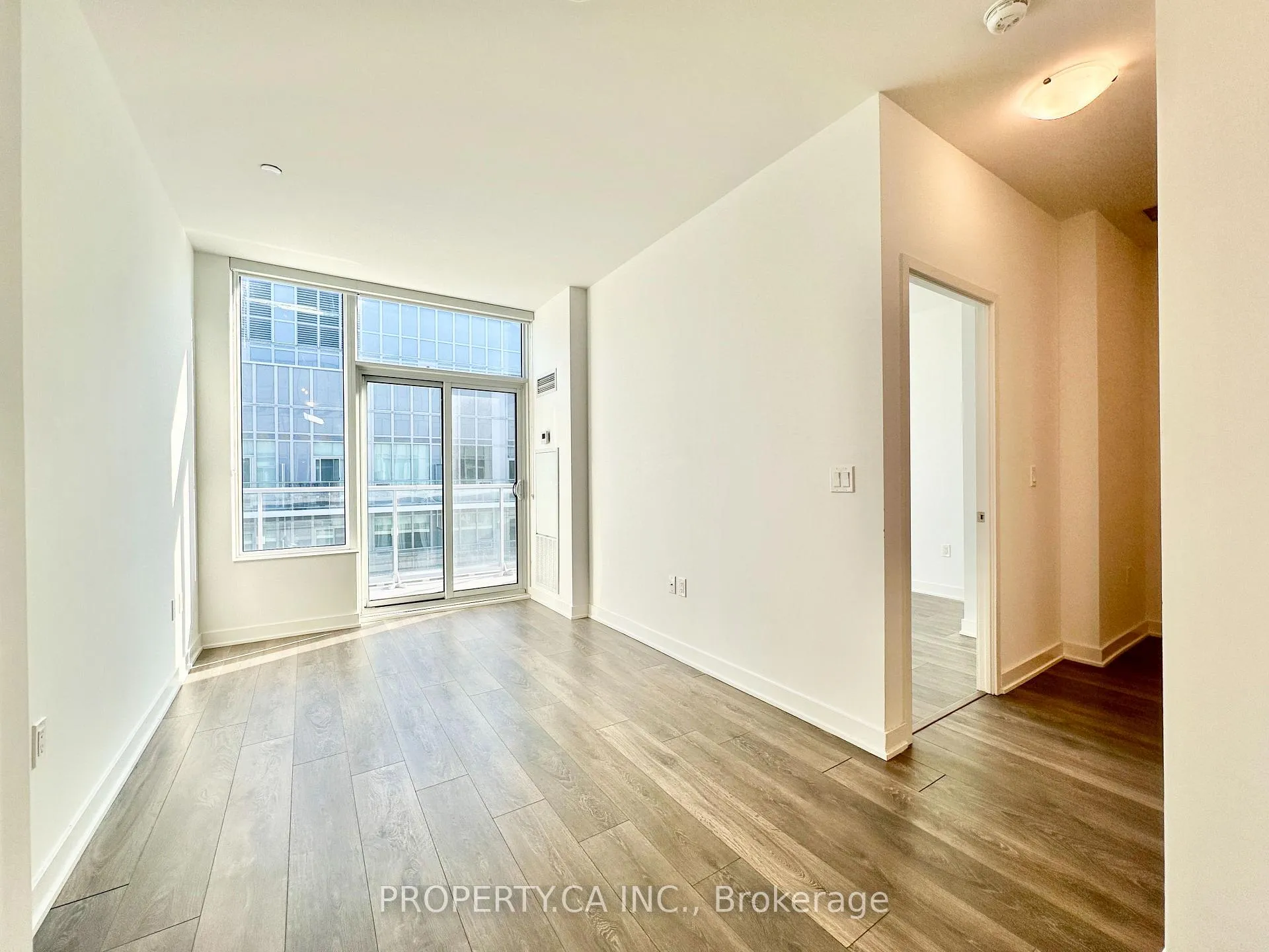 Photo 2 of Unit PH06, 99 Broadway Avenue, Toronto, Mount Pleasant West — HOMEH