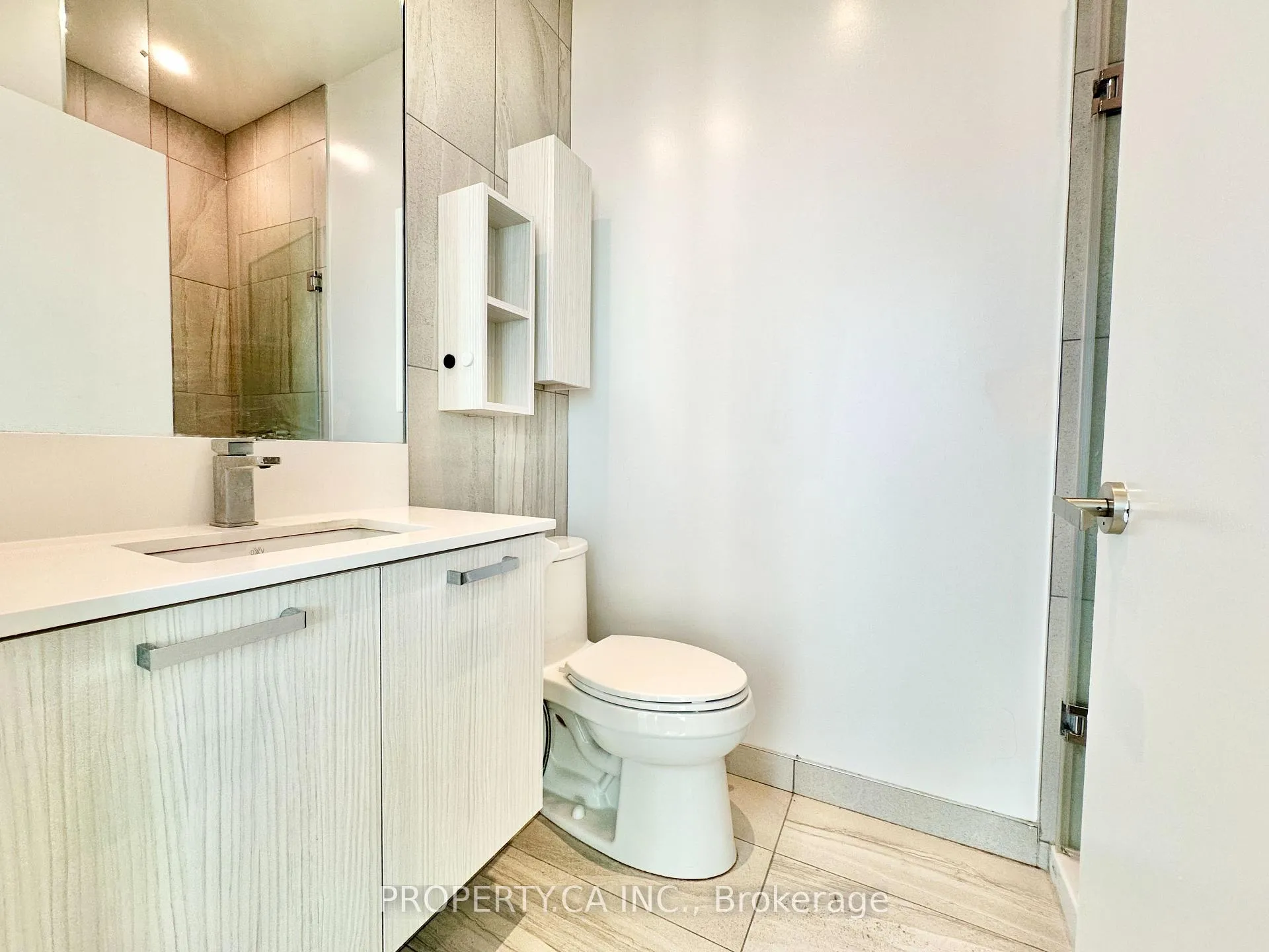 Photo 15 of Unit PH06, 99 Broadway Avenue, Toronto, Mount Pleasant West — HOMEH
