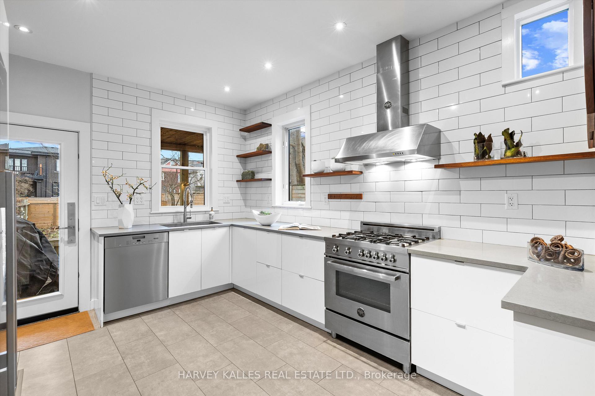 Photo 11 of 207 Stanley Avenue, Hamilton, Kirkendall — HOMEH