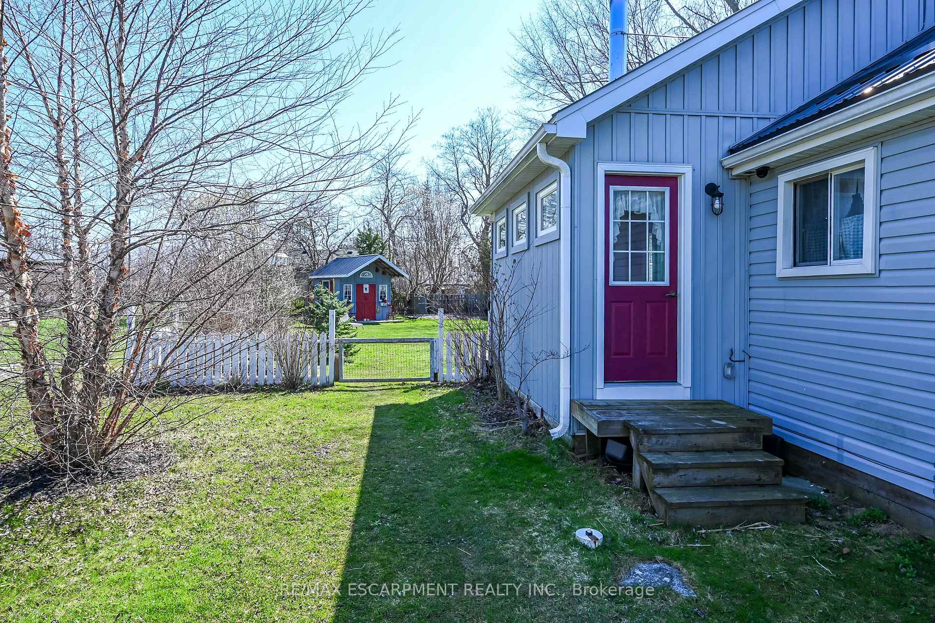 Photo 3 of 38 Siddall Road, Haldimand, Dunnville — HOMEH