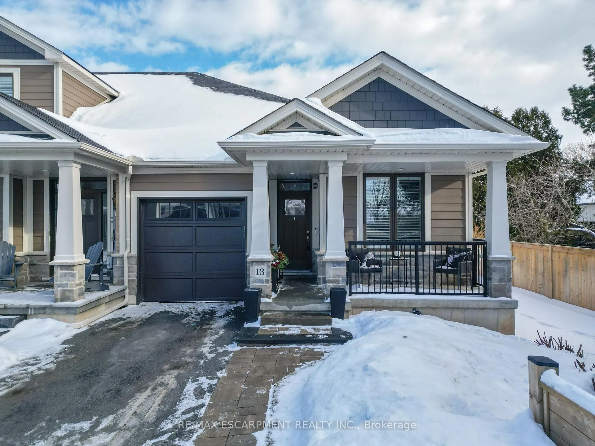 Photo 1 of 13 Dandurand Court, Grimsby, Grimsby East — HOMEH