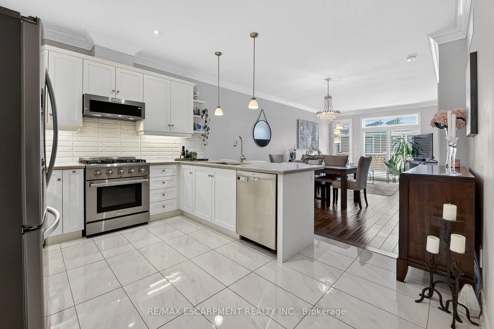Photo 4 of 13 Dandurand Court, Grimsby, Grimsby East — HOMEH
