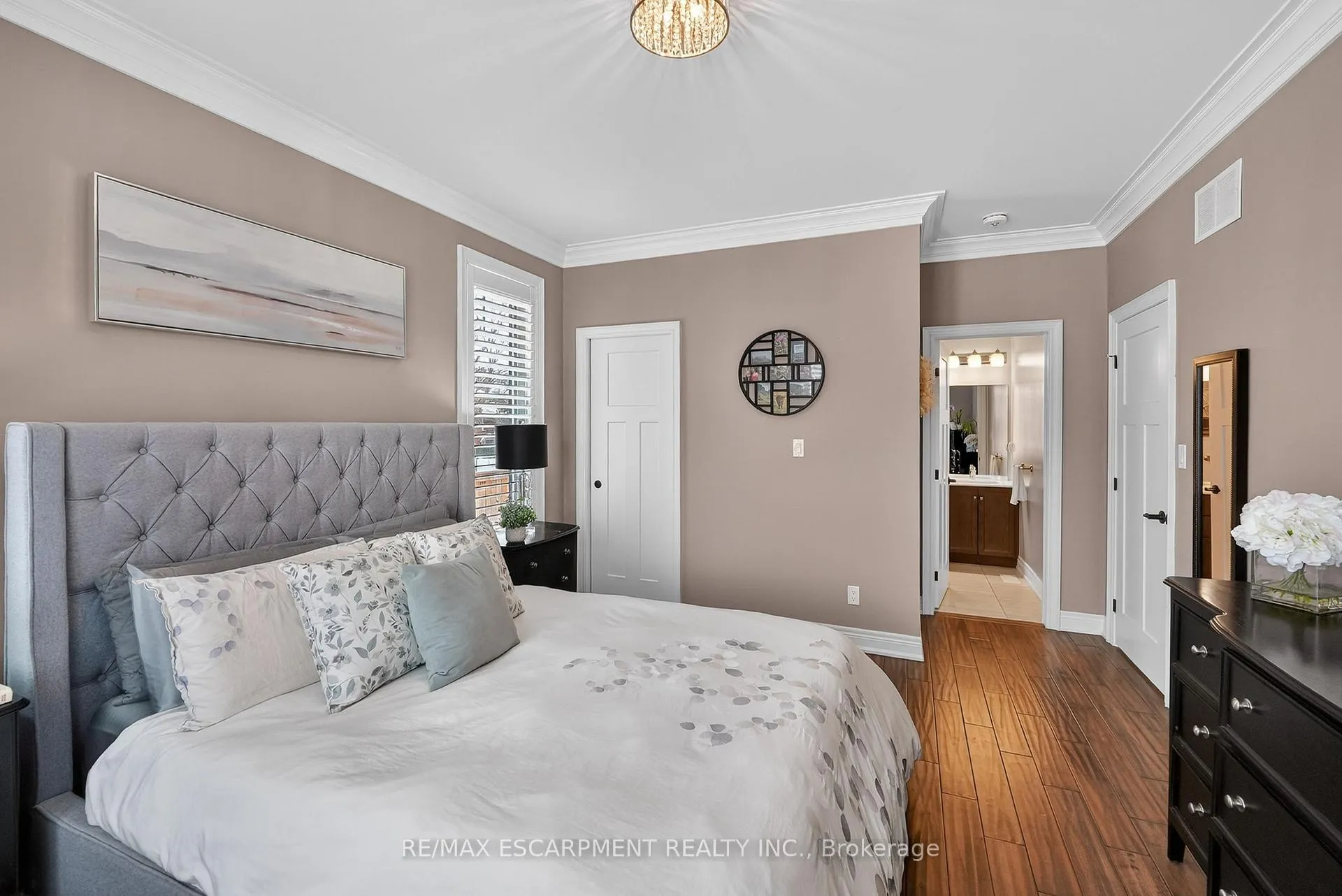 Photo 9 of 13 Dandurand Court, Grimsby, Grimsby East — HOMEH