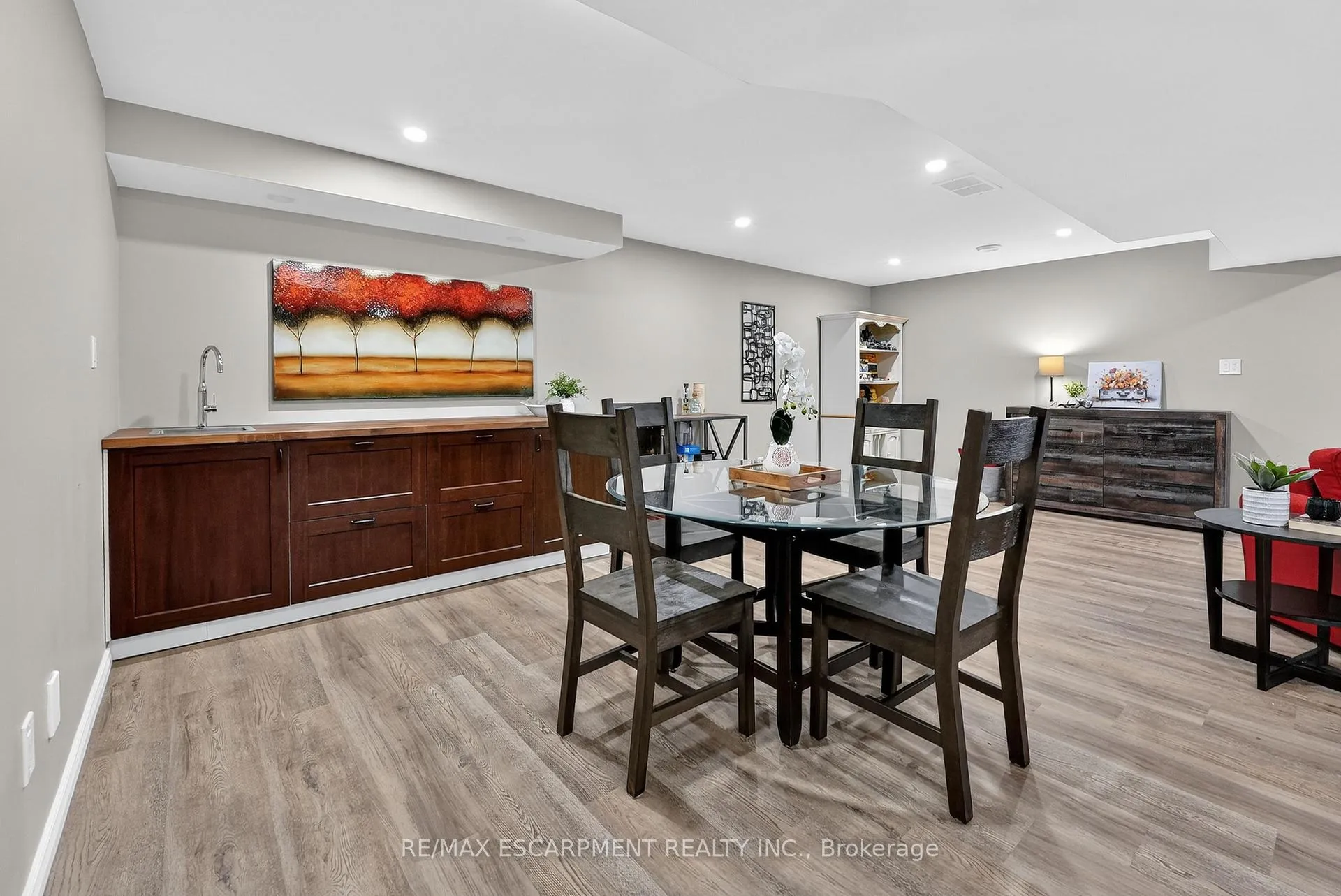 Photo 16 of 13 Dandurand Court, Grimsby, Grimsby East — HOMEH
