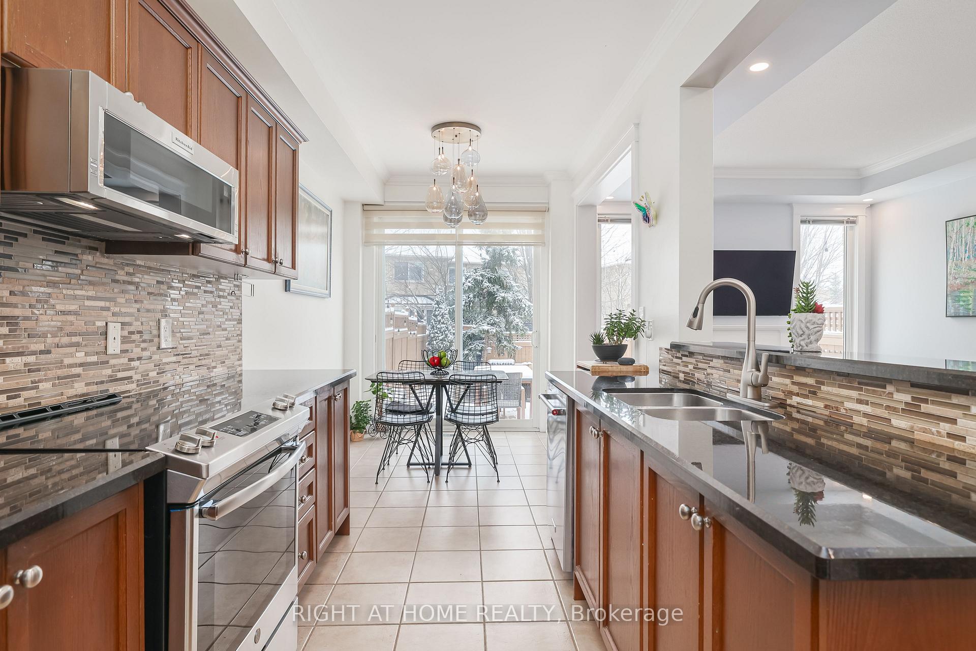 Photo 7 of Unit 35, 4241 Sarazen Drive, Burlington, Rose — HOMEH