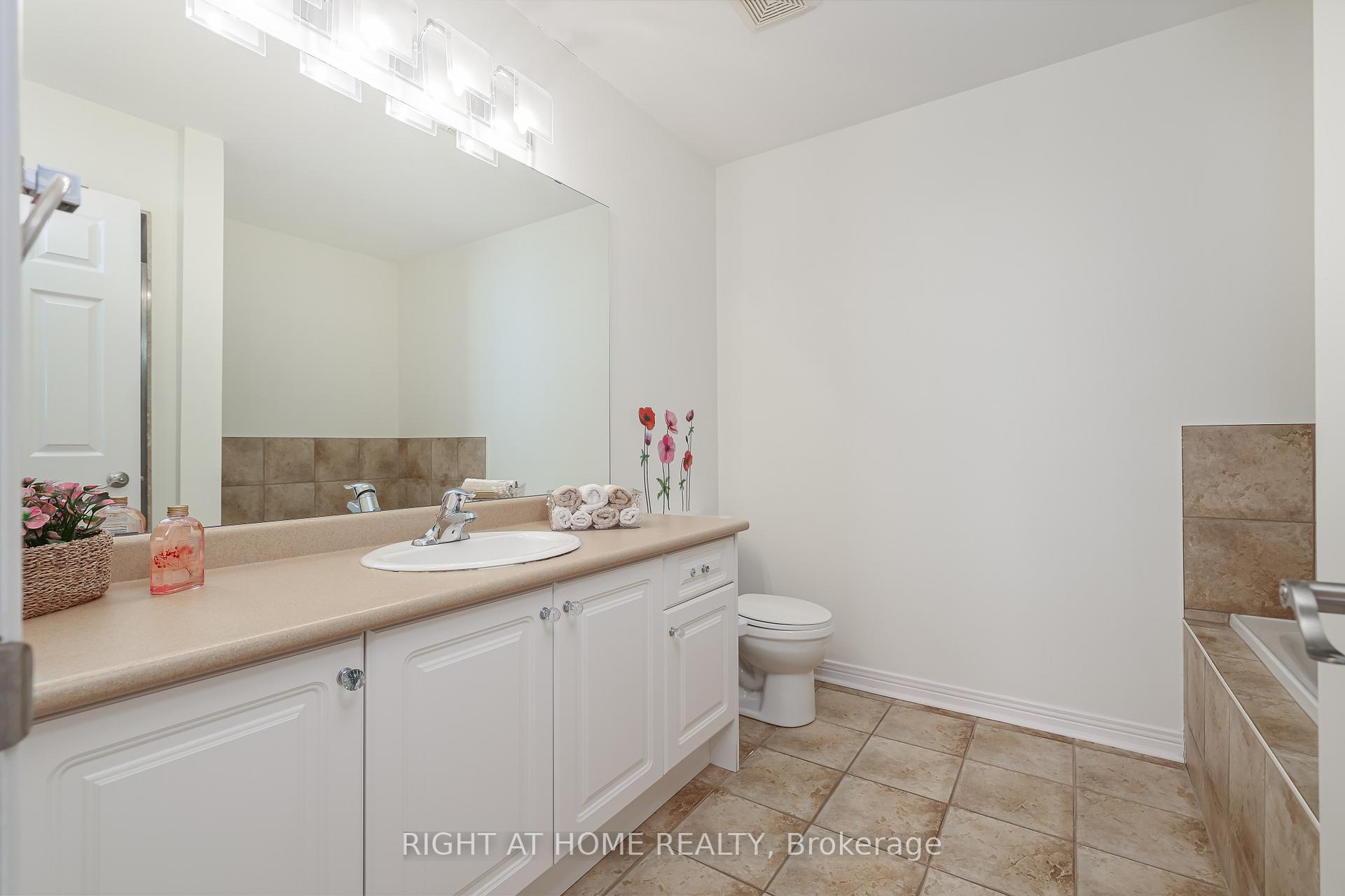 Photo 21 of Unit 35, 4241 Sarazen Drive, Burlington, Rose — HOMEH