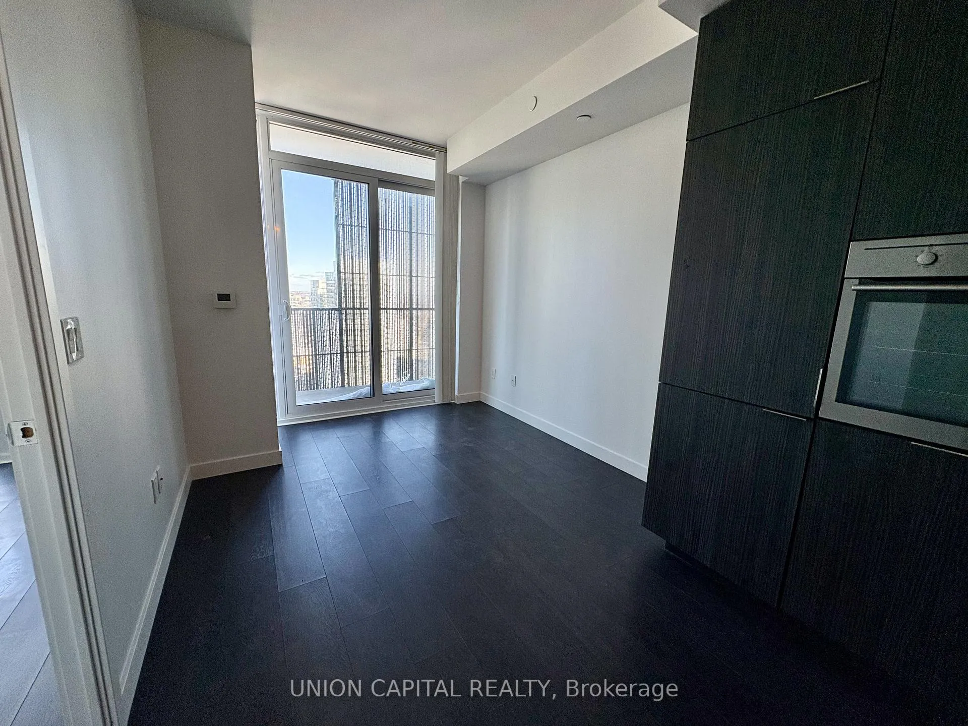 Photo 3 of Unit 3109, 8 Eglinton Avenue E, Toronto, Mount Pleasant West — HOMEH