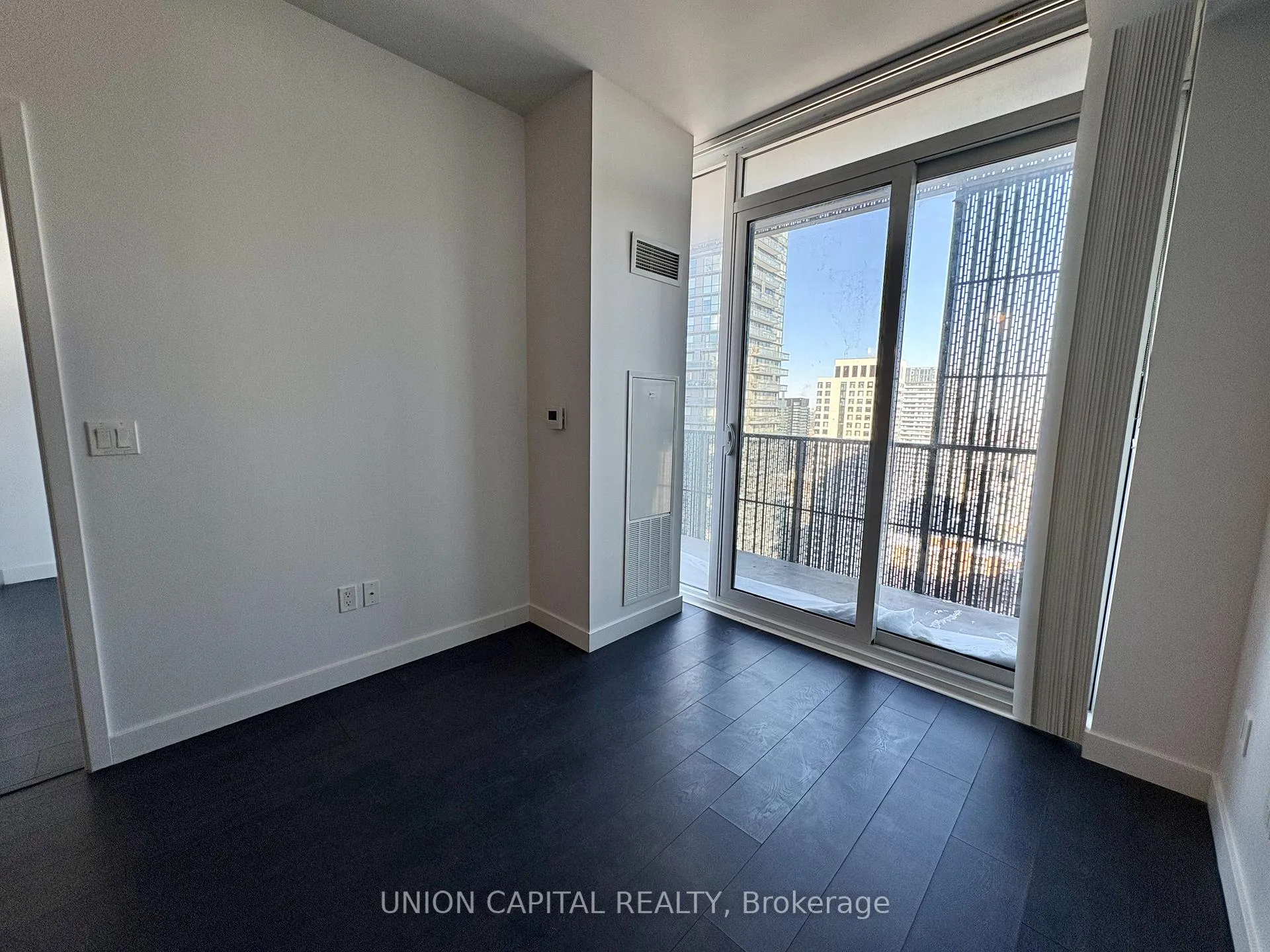 Photo 4 of Unit 3109, 8 Eglinton Avenue E, Toronto, Mount Pleasant West — HOMEH