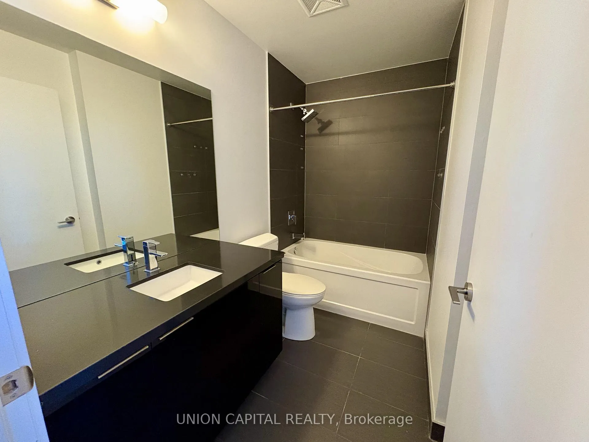 Photo 11 of Unit 3109, 8 Eglinton Avenue E, Toronto, Mount Pleasant West — HOMEH
