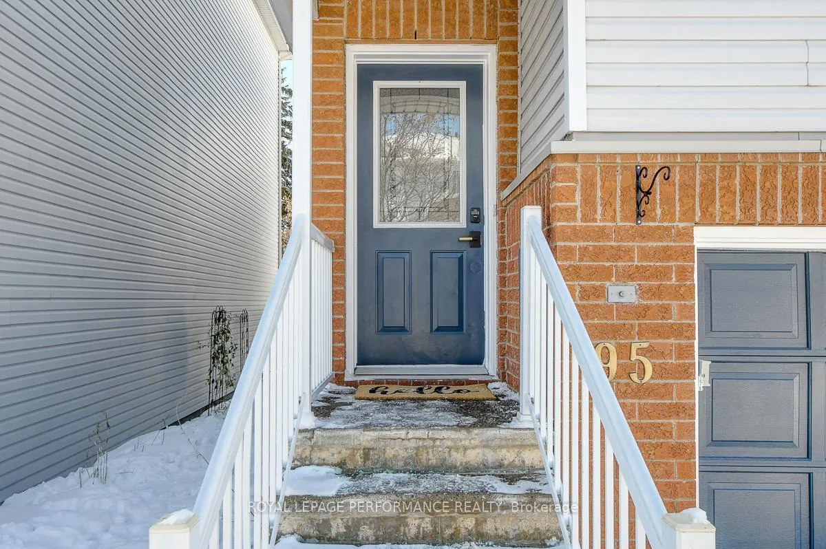 Photo 2 of 95 Manhattan Crescent, Ottawa, Central Park — HOMEH