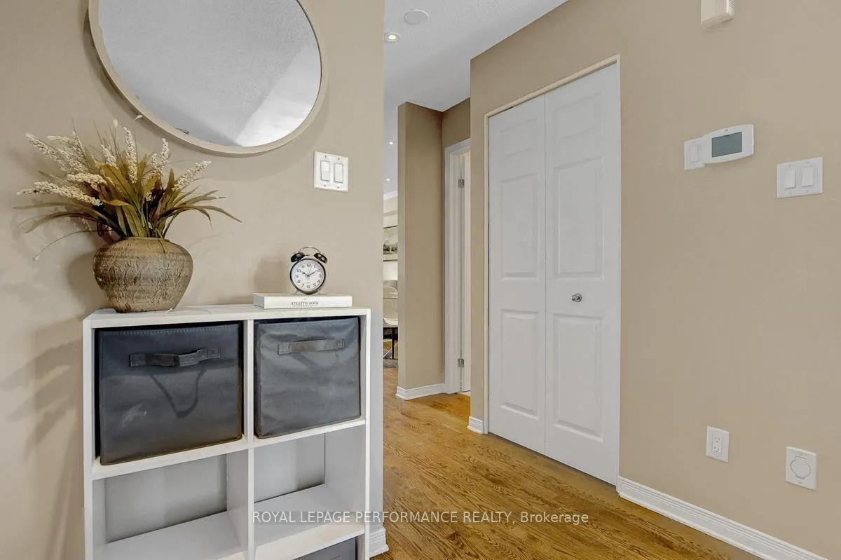 Photo 5 of 95 Manhattan Crescent, Ottawa, Central Park — HOMEH