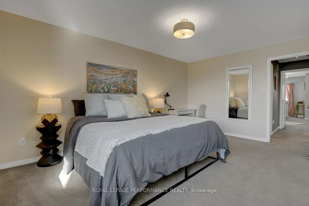 Photo 30 of 95 Manhattan Crescent, Ottawa, Central Park — HOMEH