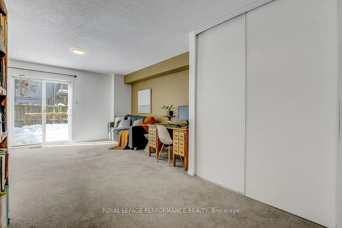 Photo 39 of 95 Manhattan Crescent, Ottawa, Central Park — HOMEH