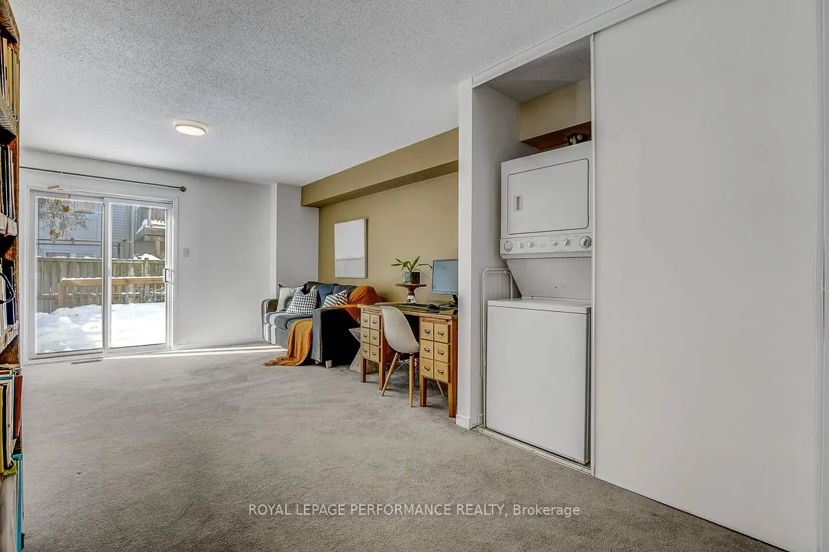 Photo 40 of 95 Manhattan Crescent, Ottawa, Central Park — HOMEH