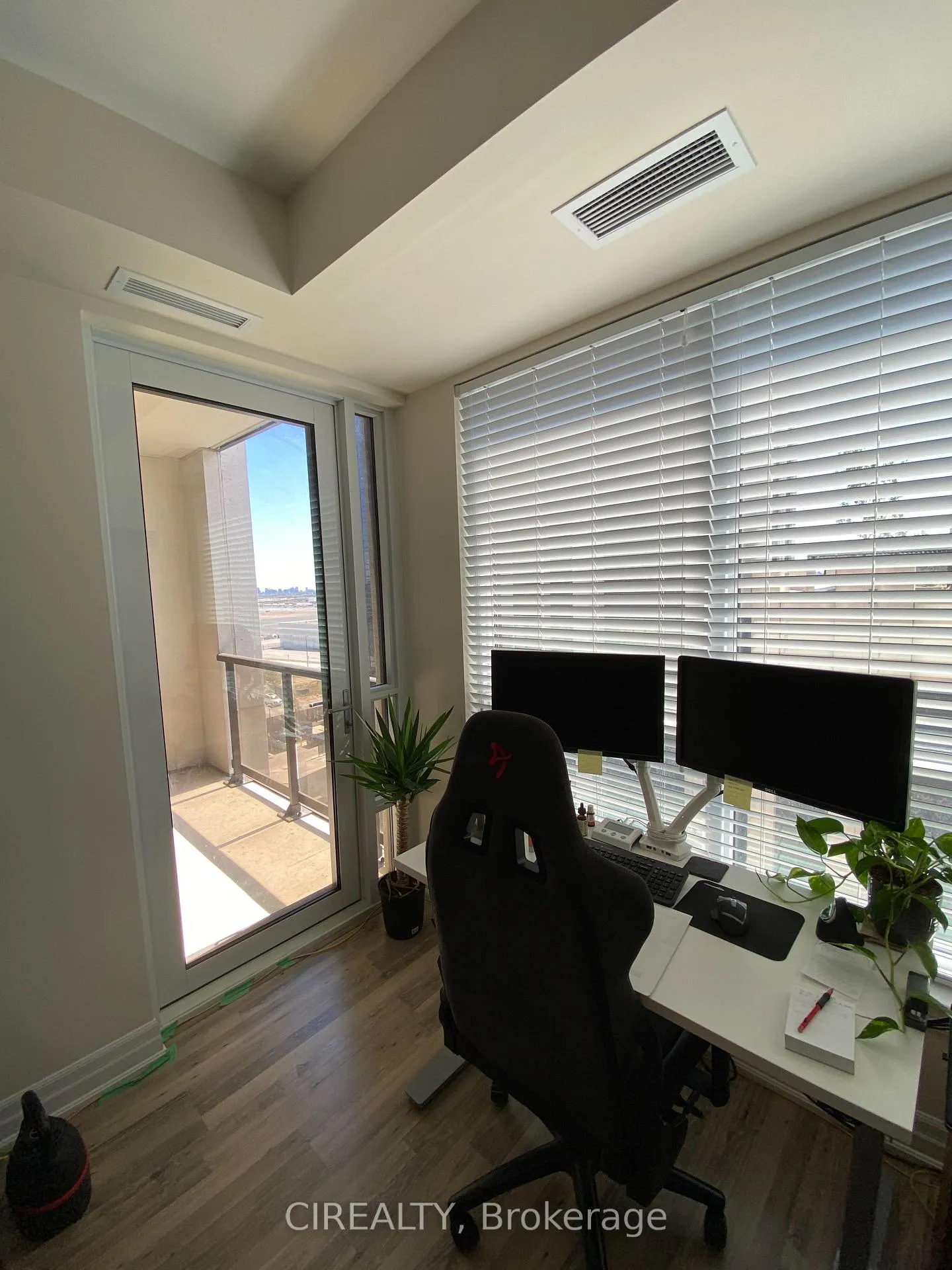 Photo 13 of Unit 707, 9085 Jane Street, Vaughan, Concord — HOMEH