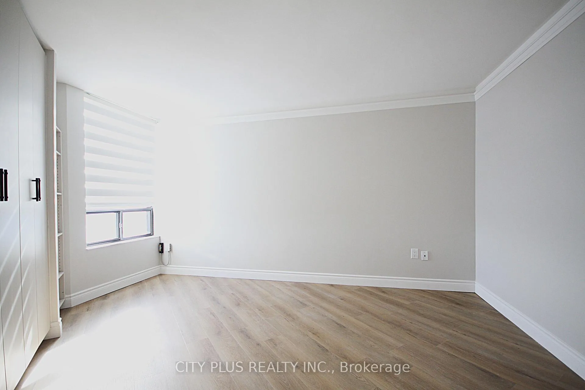 Photo 3 of Unit 1607, 7460 Bathurst Street, Vaughan, Brownridge — HOMEH