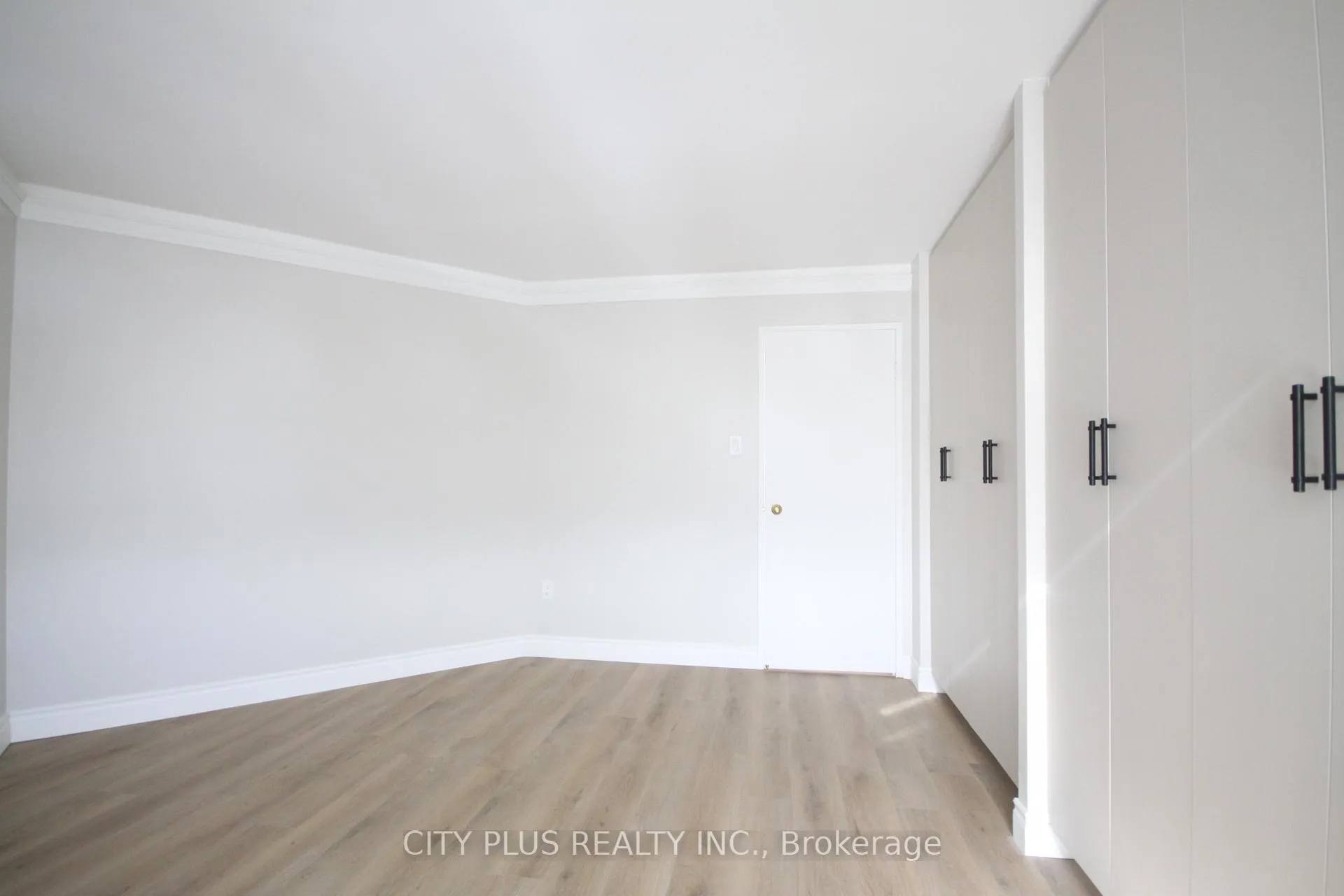 Photo 6 of Unit 1607, 7460 Bathurst Street, Vaughan, Brownridge — HOMEH