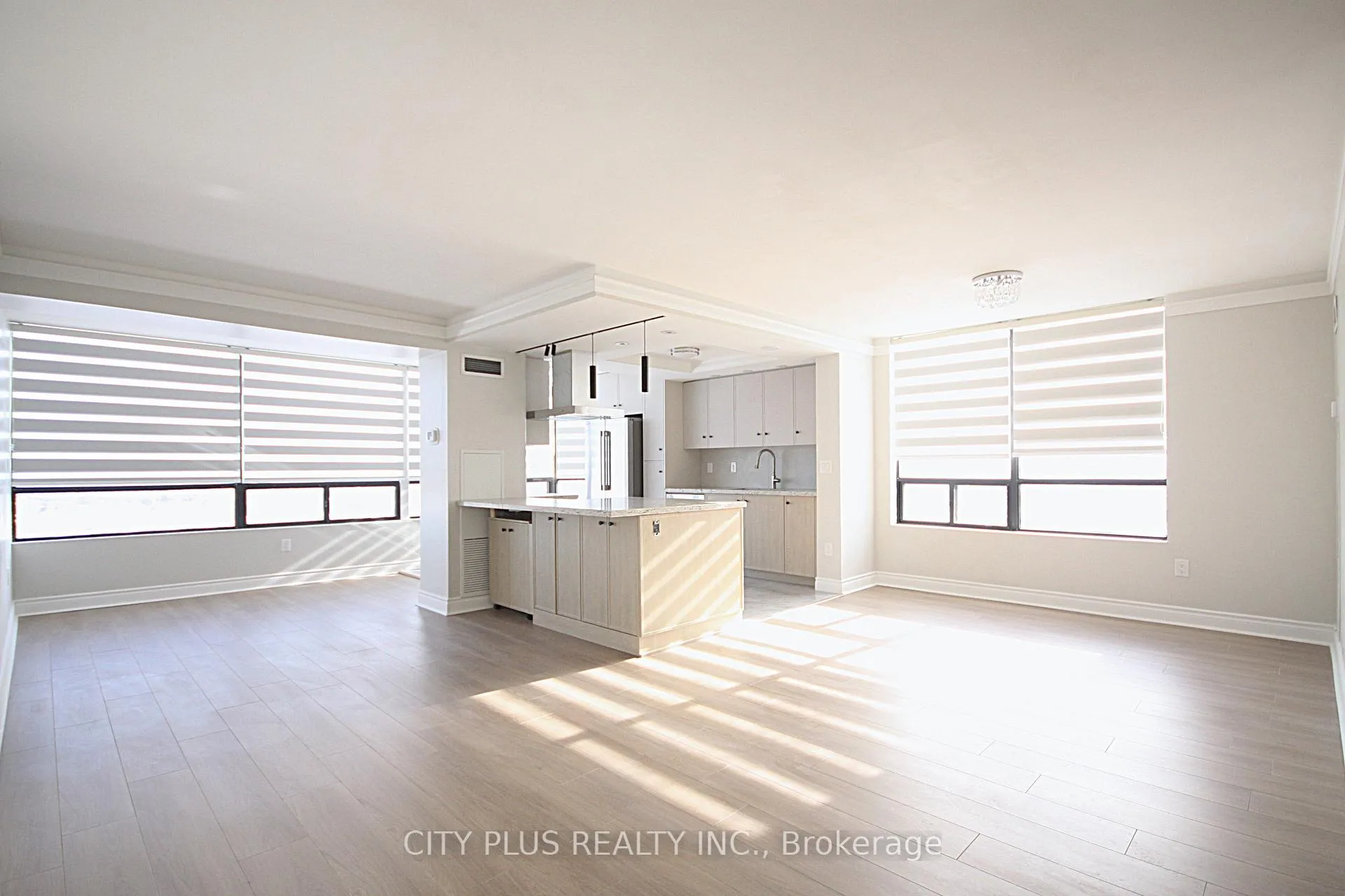 Photo 7 of Unit 1607, 7460 Bathurst Street, Vaughan, Brownridge — HOMEH