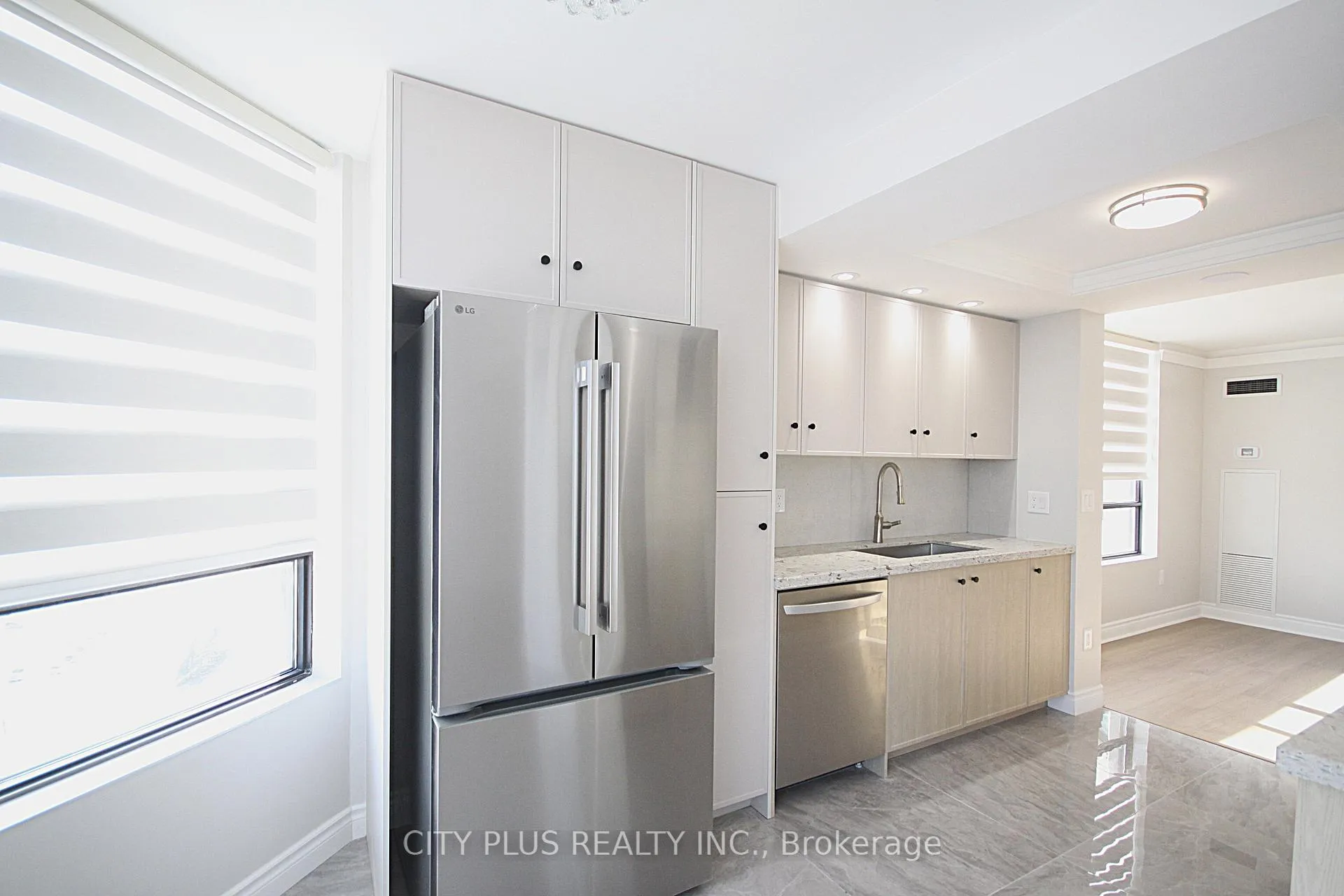 Photo 8 of Unit 1607, 7460 Bathurst Street, Vaughan, Brownridge — HOMEH