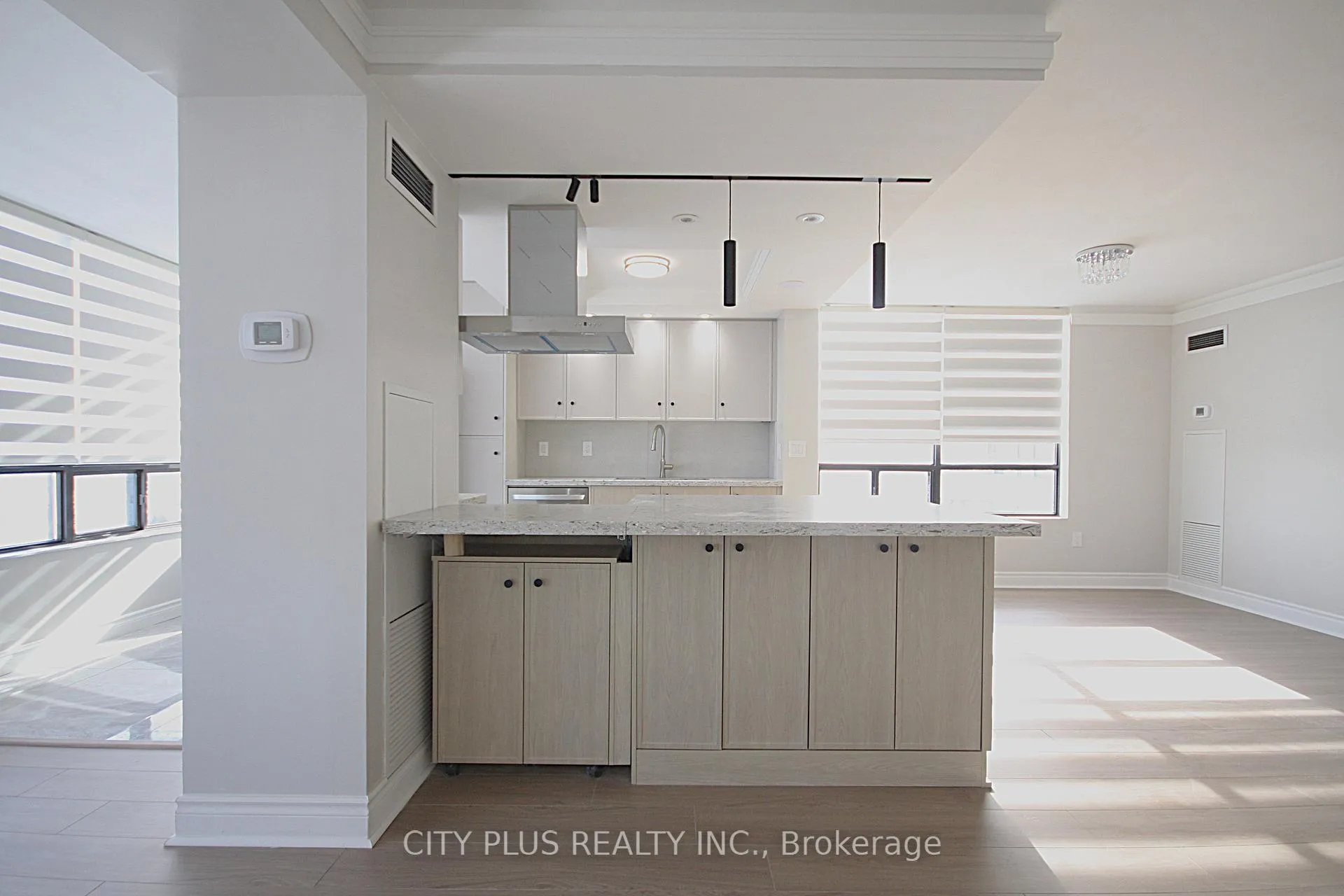 Photo 10 of Unit 1607, 7460 Bathurst Street, Vaughan, Brownridge — HOMEH