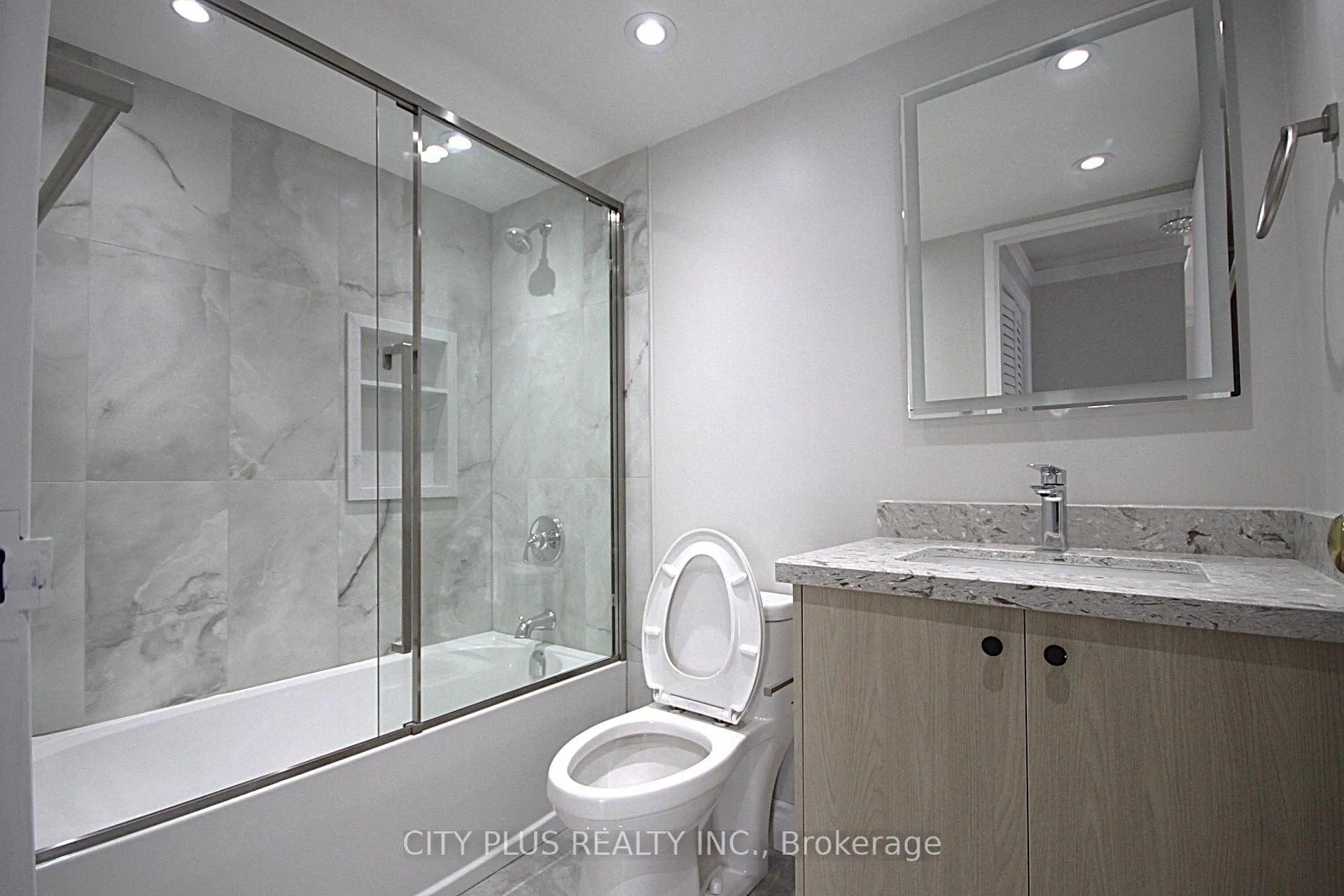 Photo 11 of Unit 1607, 7460 Bathurst Street, Vaughan, Brownridge — HOMEH