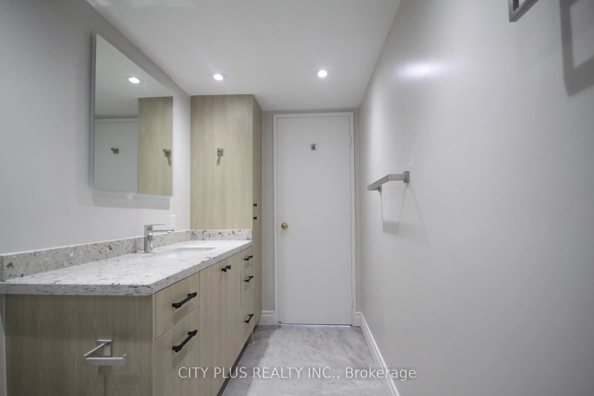 Photo 13 of Unit 1607, 7460 Bathurst Street, Vaughan, Brownridge — HOMEH