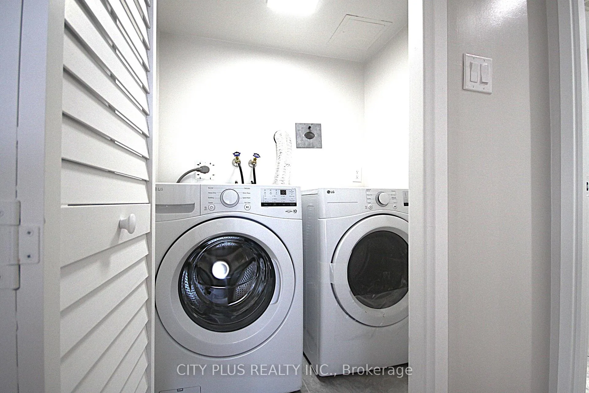 Photo 15 of Unit 1607, 7460 Bathurst Street, Vaughan, Brownridge — HOMEH